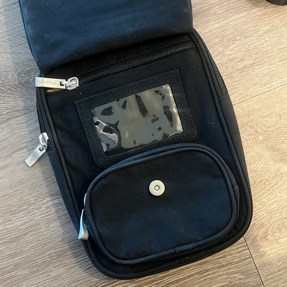 Baggallini RFDI Journey Crossbody - Picture 2 of 4